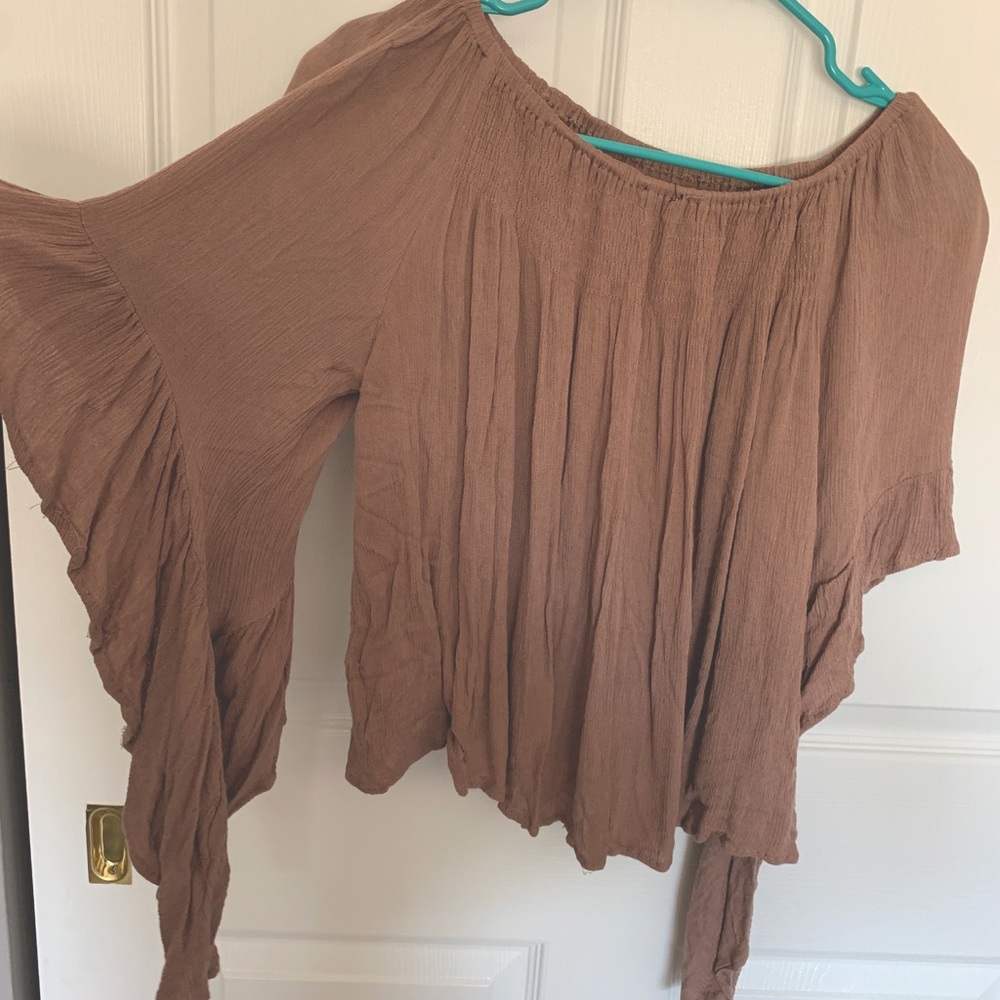 Off the Shoulder Flowy Sleeve Top